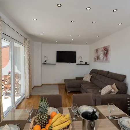 Ankica With Beautiful Sea View Apartment *