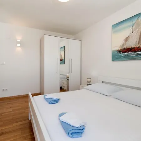Ankica With Beautiful Sea View Podstrana